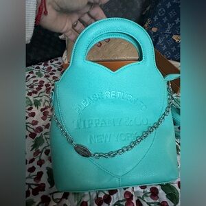 Elegant Teal Handbag. NOT AUTÉNTIC.